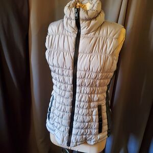 Cache Gray & Black Faux Leather Trim Puffer Vest, Size Med